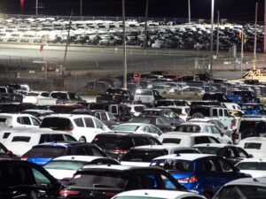 Can car dealerships manage insurance risks from vehicle thefts?